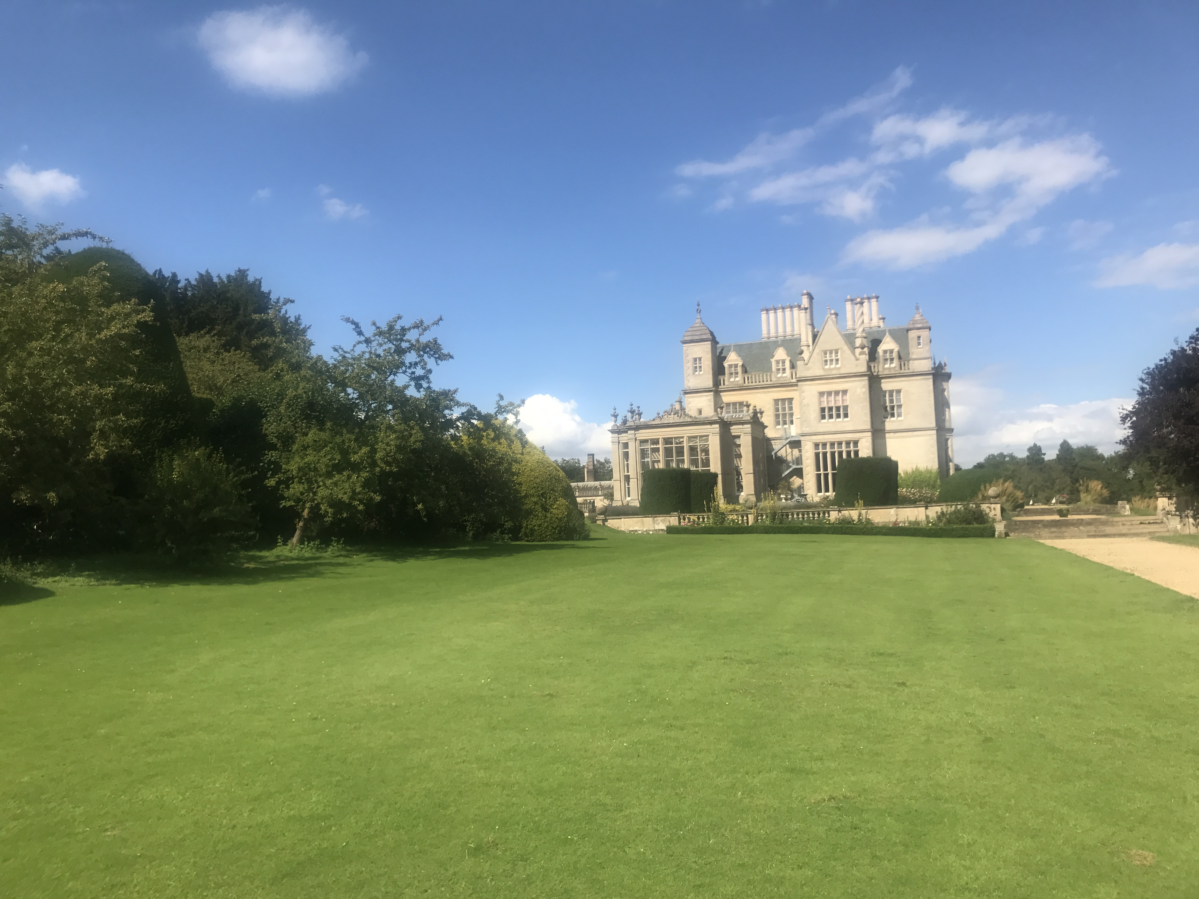 Outside view of Stoke Rochford Hall
