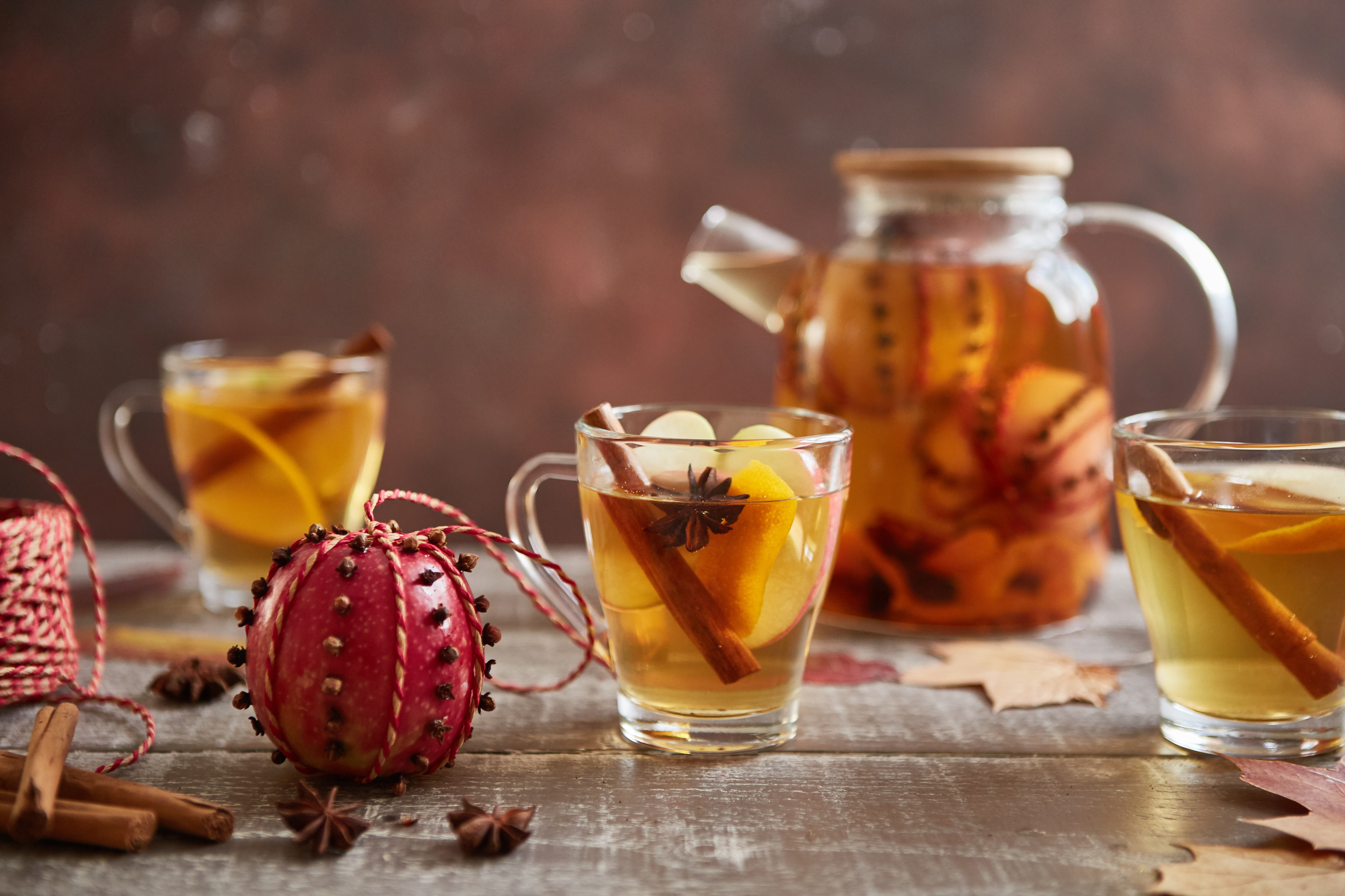 Mulled Apple Juice with Pink Lady® Pomander