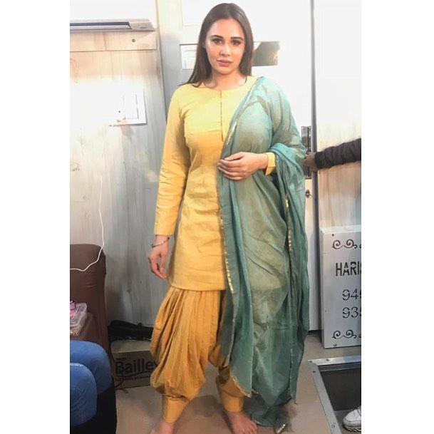 MANDY TAKHAR SET TO RELEASE FIVE MOVIES IN 2019