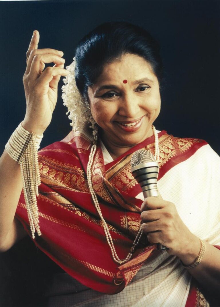 Legendary Singer Asha Bhosle Passes Away at 92